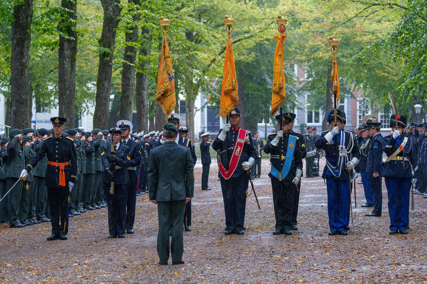 Een beëdiging in het openbaar