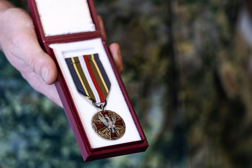 Polisch Army Medal in een doosje.