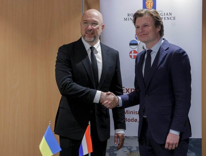 Brekelmans schudt hand