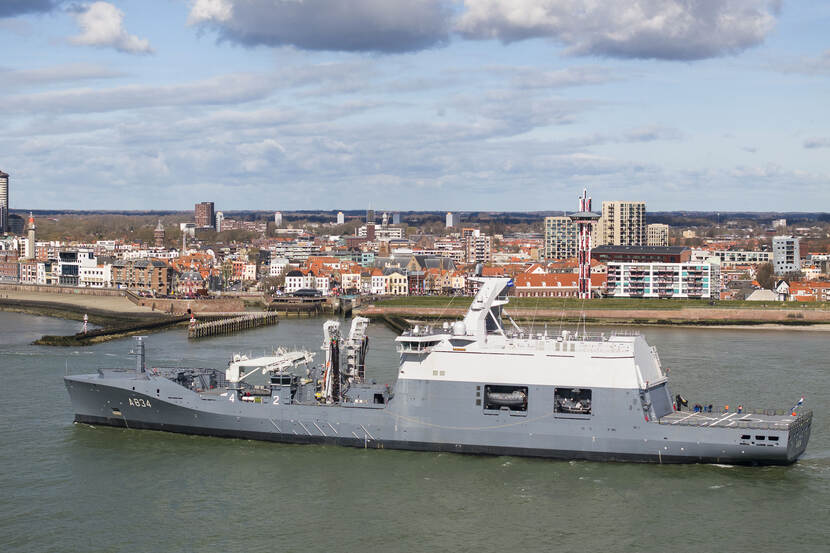 Zr.Ms. Den Helder is het Combat Support Ship (CSS) van de Koninklijke Marine.
