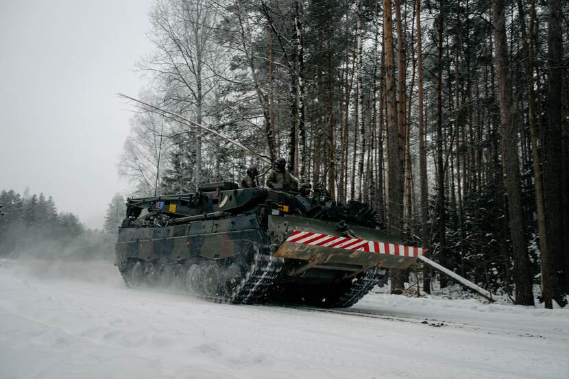 Een bergingstank in de sneeuw.