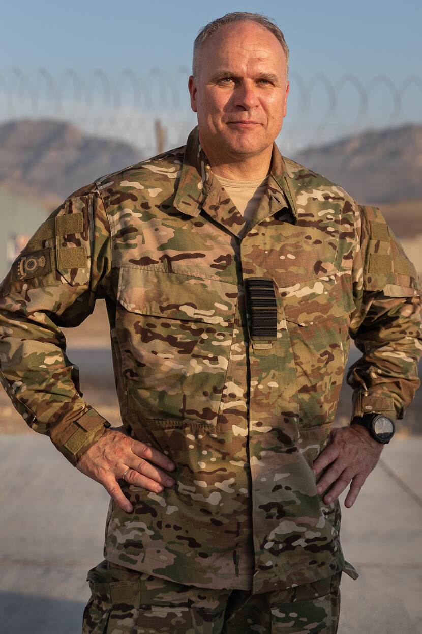 CDS generaal Onno Eichelsheim in Afghanistan.