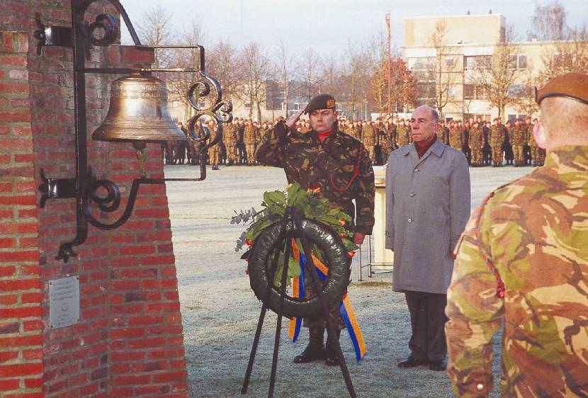 Vertegenwoordiging van het regiment bij de Dodenherdenking in Tilburg.