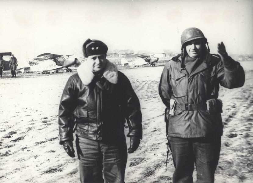 Luitenant-kolonel den Ouden (rechts) en generaal-majoor Ruffner in Korea ca. 1950-1951.