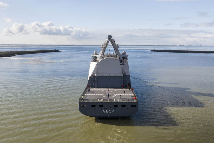 Achterkant van Zr.Ms. Den Helder.