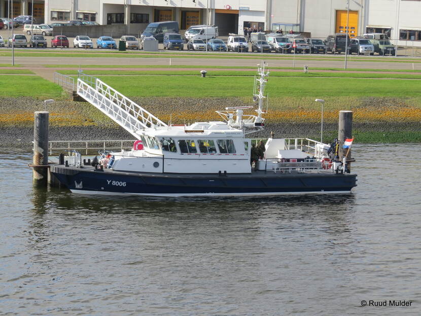 Multifunctionele havenvaartuig Nieuwediep (Y8006).
