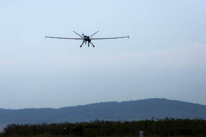 Een MQ-9 Reaper zet de daling in.