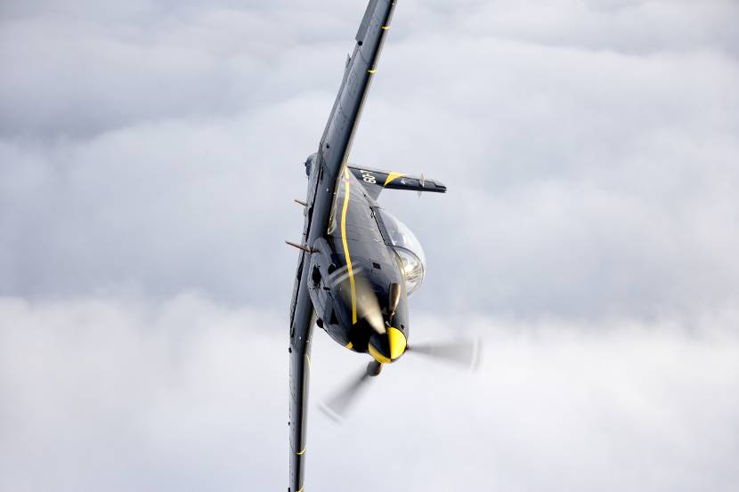 Sinds 1995 zet de luchtmacht gedurende de zomermaanden een PC-7 in voor deelname aan luchtvaartevenementen