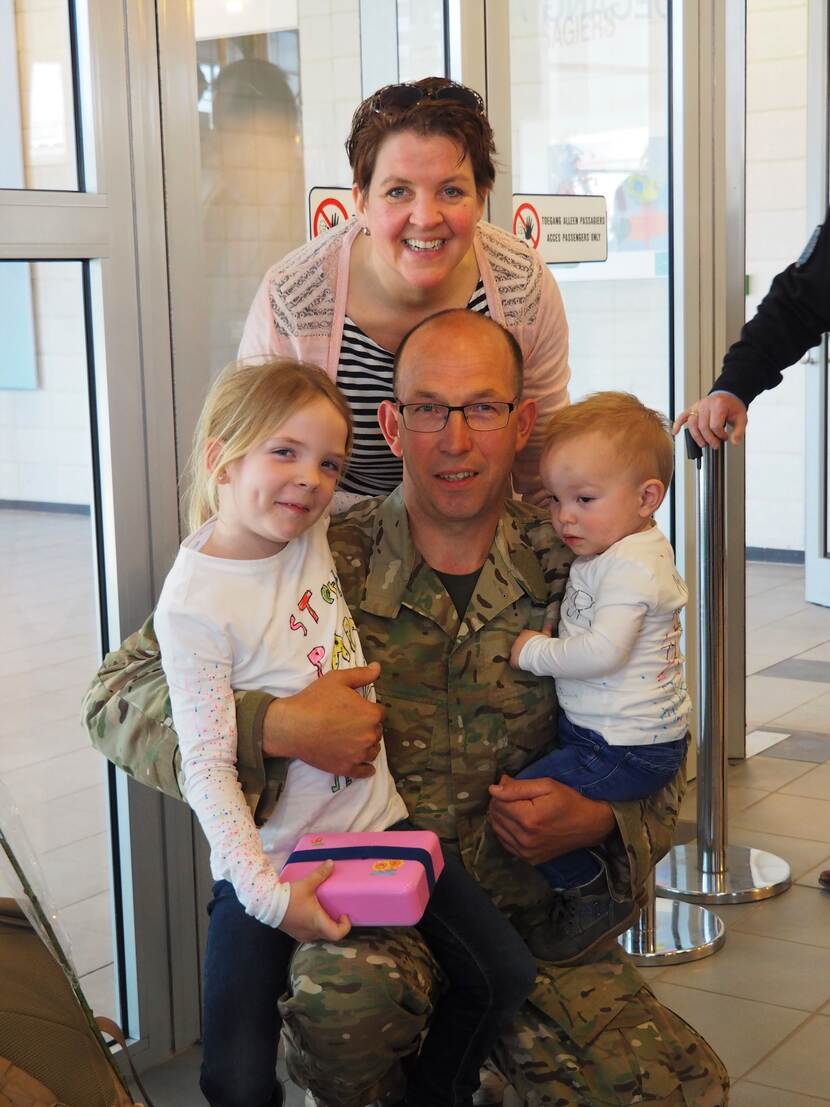 Militair met gezin.
