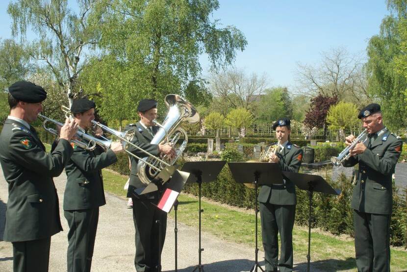 Het koperkwintet van de het Fanfarekorps 'Bereden Wapens'.