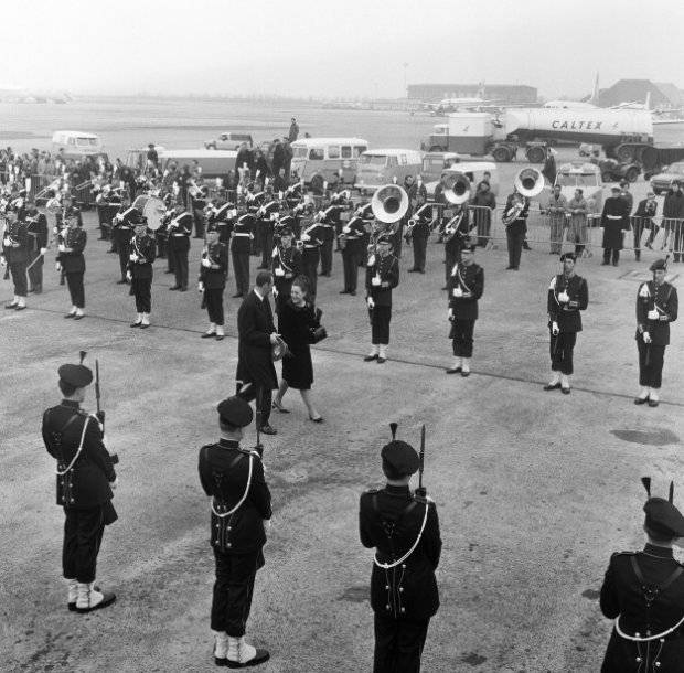 Erewacht met de Johan Willem Friso Kapel in 1966.