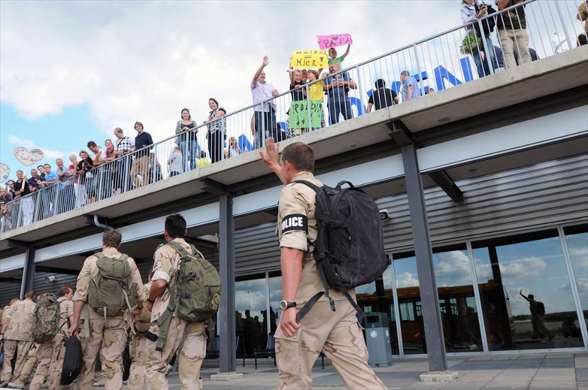 Aankomst militairen op Vliegbasis Eindhoven.