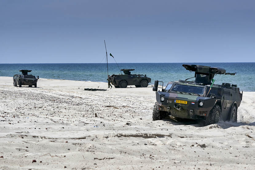 3 Fennek-verkenningsvoertuigen SWP (Stinger weapon platform) op het strand in Polen, Ustka, tijdens de oefening Tobruq Legacy (juni 2019).