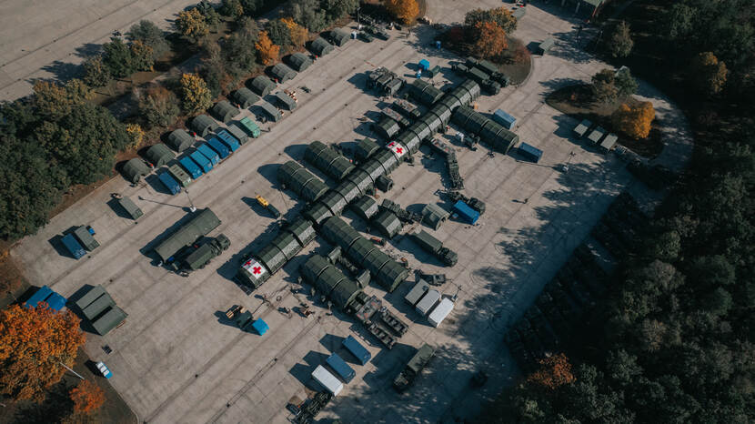 Luchtfoto van een mobiel militair hospitaal.