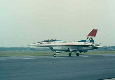 Prototype van de F-16 in 1975.