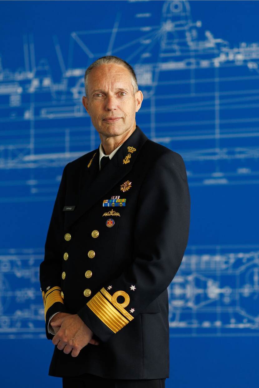 Portretfoto van viceadmiraal H.H. (Harold) Liebregs