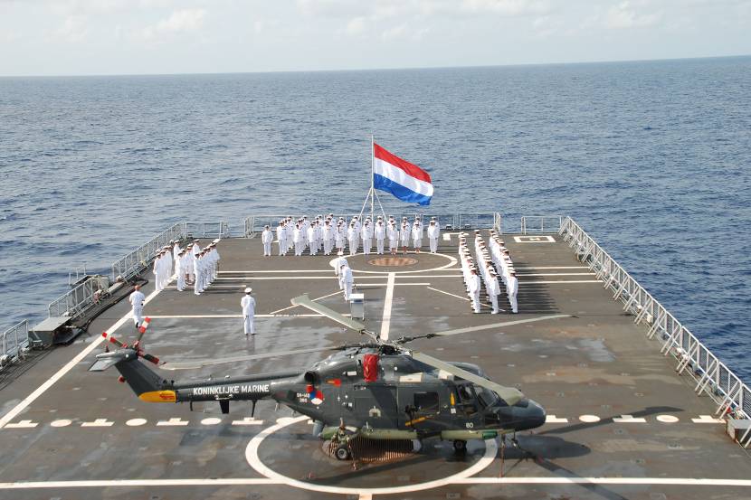 Lynx-helikopter aan boord van Zr.Ms. Johan de Witt.